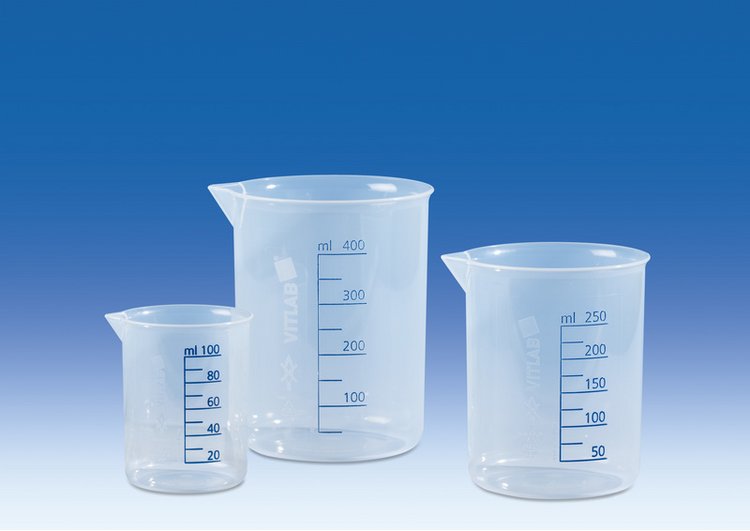 Griffinbecher, PP, erhabene blaue Skala